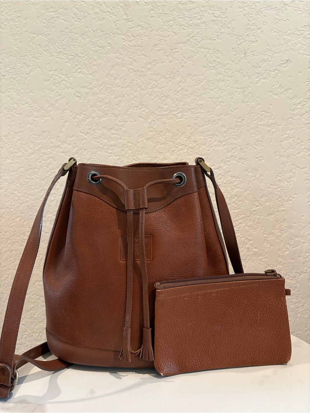 Burberrys Vintage Leather Drawstring Crossbody Bucket Bag with Pouch